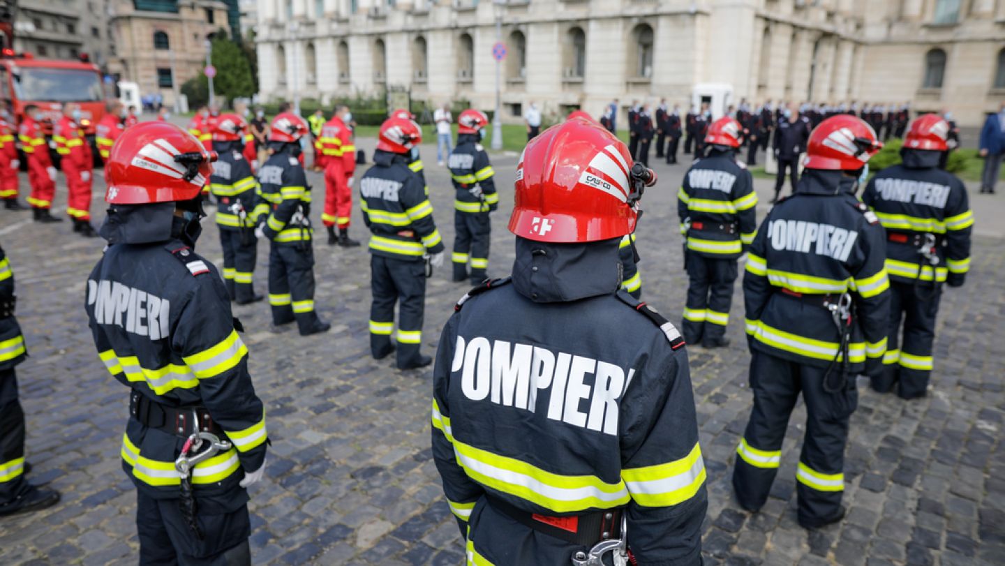 Recrutare pompieri profesioniști România 2025 - carieră în serviciile de urgență